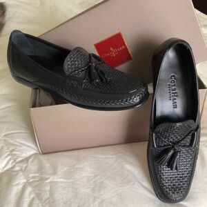 Cole Haan classic black leather style loafer in 8 1/2 AA